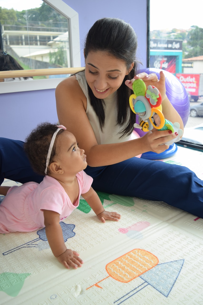 Foto de cliente da Clinica de Fisioterapia Infantil Bora Neném.