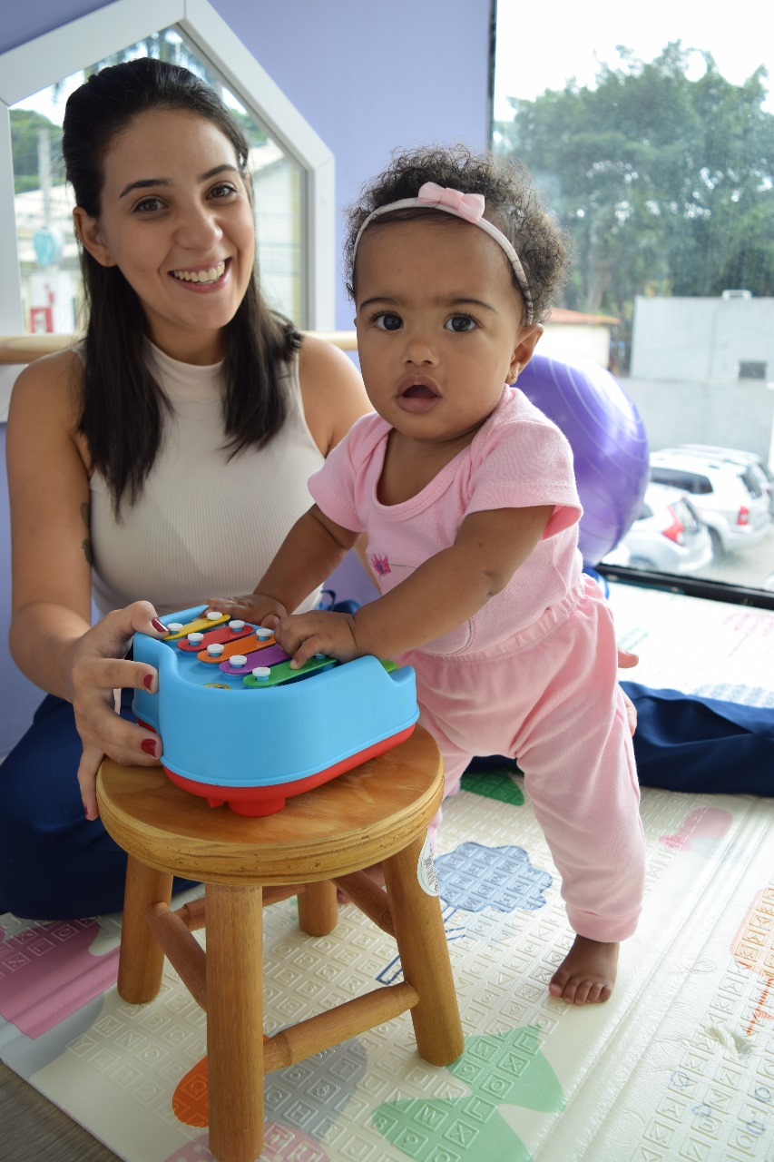 Foto de cliente da Clinica de Fisioterapia Infantil Bora Neném.