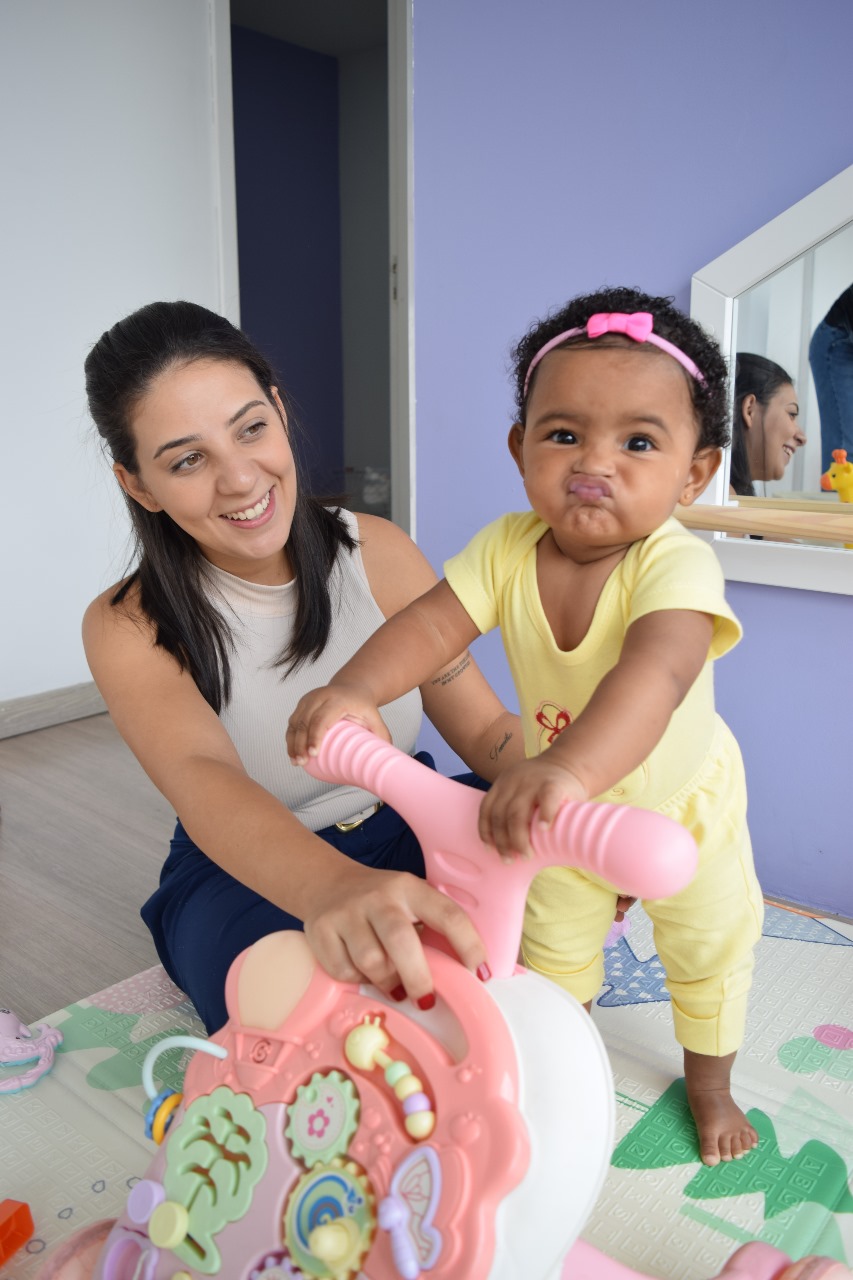 Foto de cliente da Clinica de Fisioterapia Infantil Bora Neném.